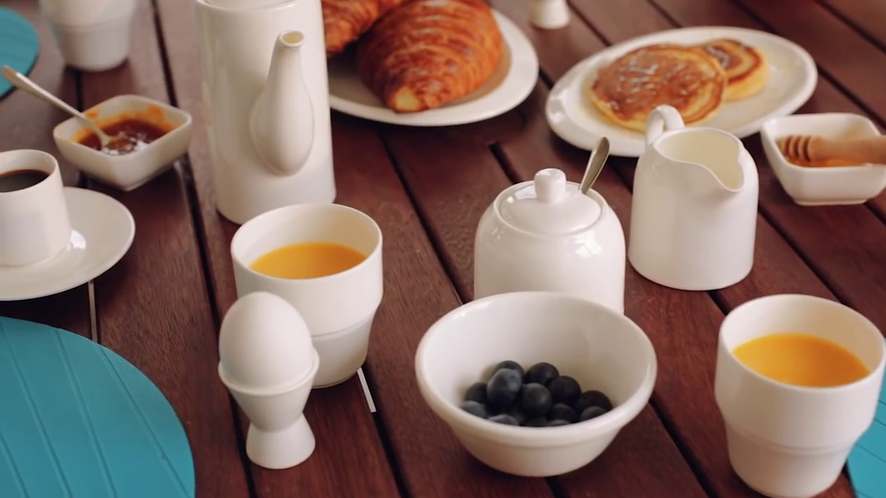 Wilmax Julia Collection White Porcelain Creamer – 5 oz (150 ml)